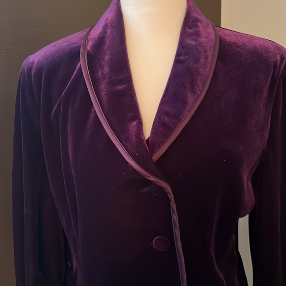 “TOGETHER” purple Berry Pant Suit. Jacket is a size 8, Gaberdine pants size 10 - Picture 2 of 12